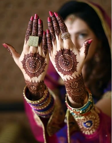 BridalMehndiDesigns_220822_Image02